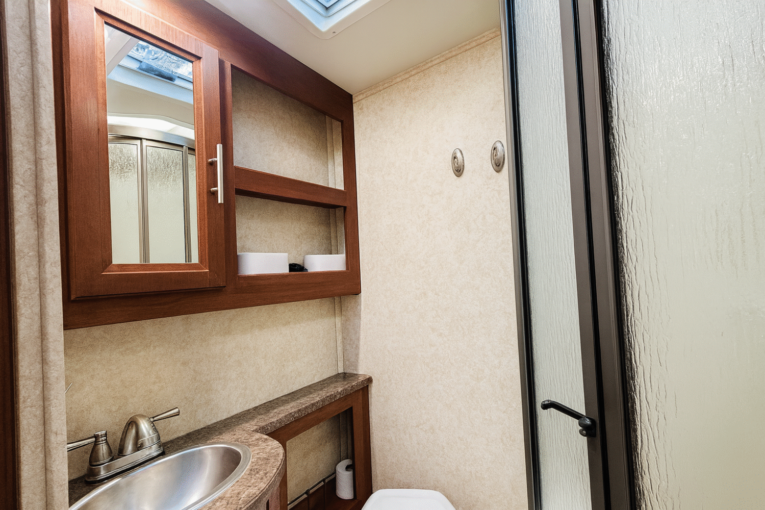 32ED9048-5F32-4426-AA76-A16022843666